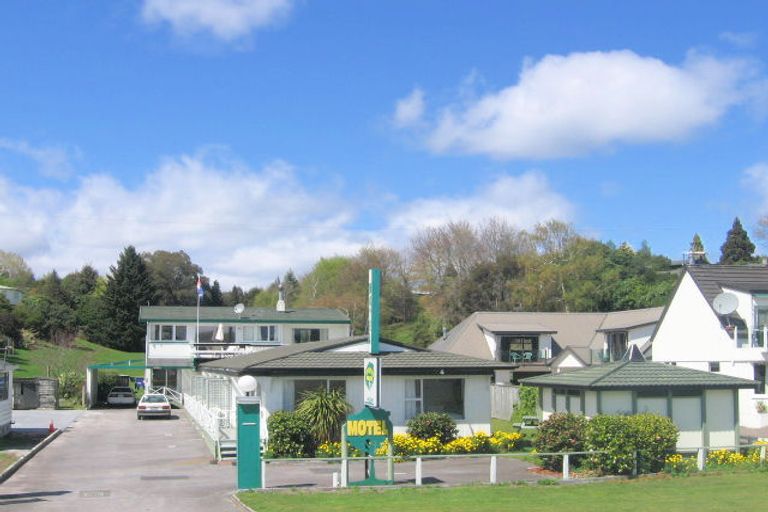 Photo of property in 308 Lake Terrace, Two Mile Bay, Taupo, 3330