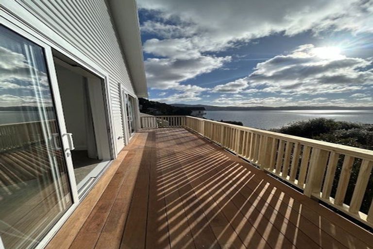 Photo of property in 10a Oriental Terrace, Mount Victoria, Wellington, 6011