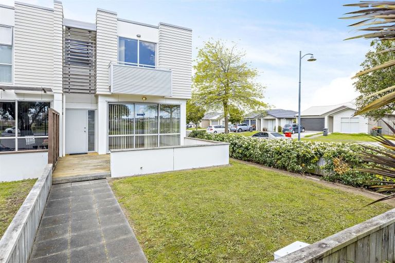 Photo of property in 30 Willow Camp Road, Takanini, 2112