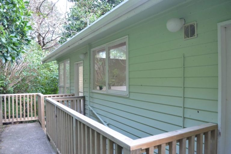 Photo of property in 32 Ngaio Road, Kelburn, Wellington, 6012