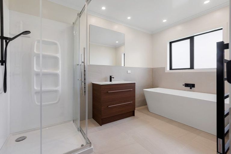 Photo of property in 592 Mangorei Road, Mangorei, New Plymouth, 4371