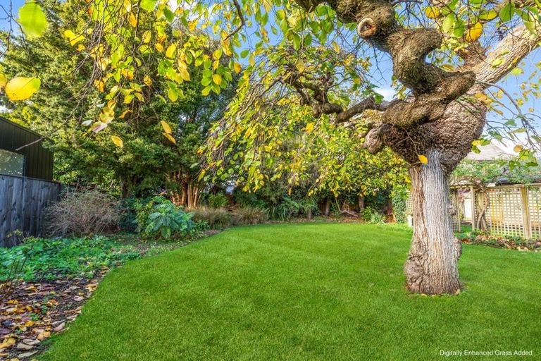 Photo of property in 6 Awatea Terrace, Hokowhitu, Palmerston North, 4410