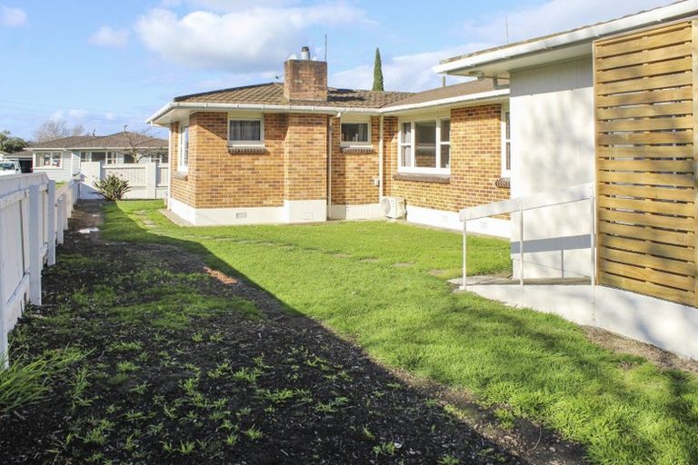 Photo of property in 5 Sutherland Crescent, Westbrook, Palmerston North, 4412