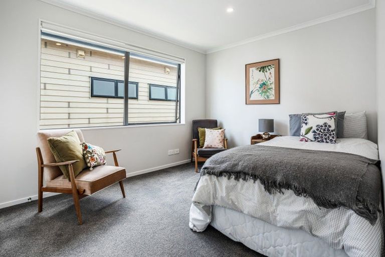 Photo of property in 16 Sacred Kingfisher Road, Hobsonville, Auckland, 0616