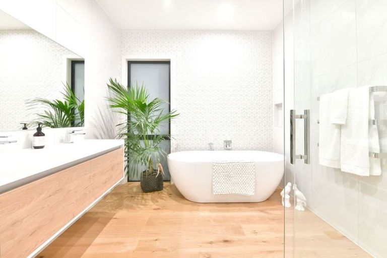 Photo of property in 1043 Whangaparaoa Road, Tindalls Beach, Whangaparaoa, 0930