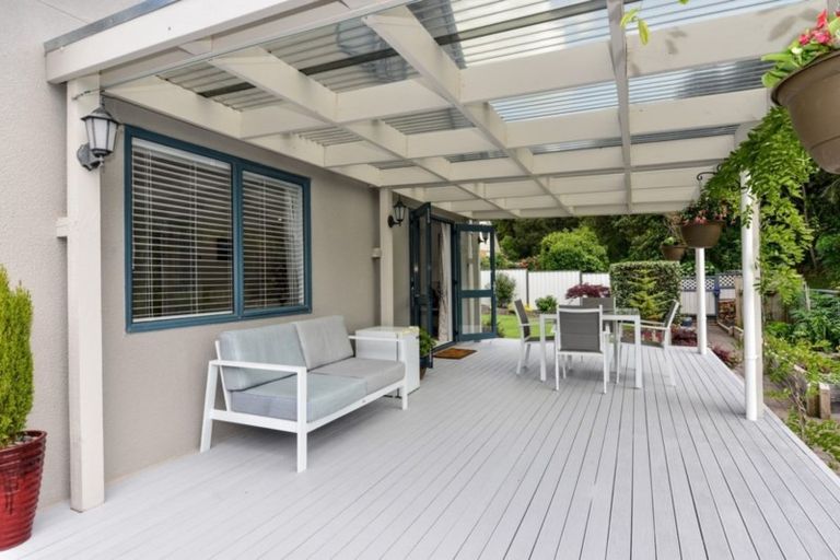 Photo of property in 27 Greenfield Drive, Western Heights, Hamilton, 3200