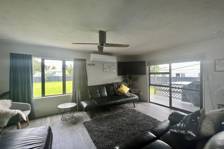 Photo of property in 28 Watts Street, Waipawa, 4210