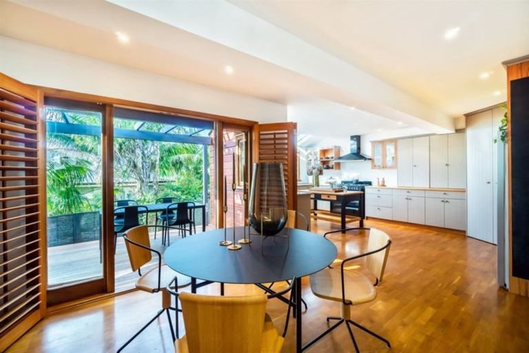 Photo of property in 13 Richmond Avenue, Northcote Point, Auckland, 0627