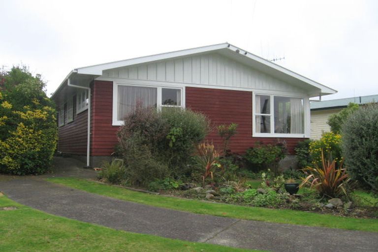 Photo of property in 26 Saint Edmund Crescent, Tawa, Wellington, 5028