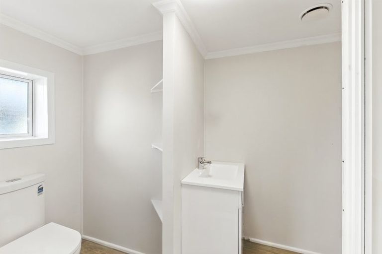 Photo of property in 5 Karaka Street, Otaki Beach, Otaki, 5512