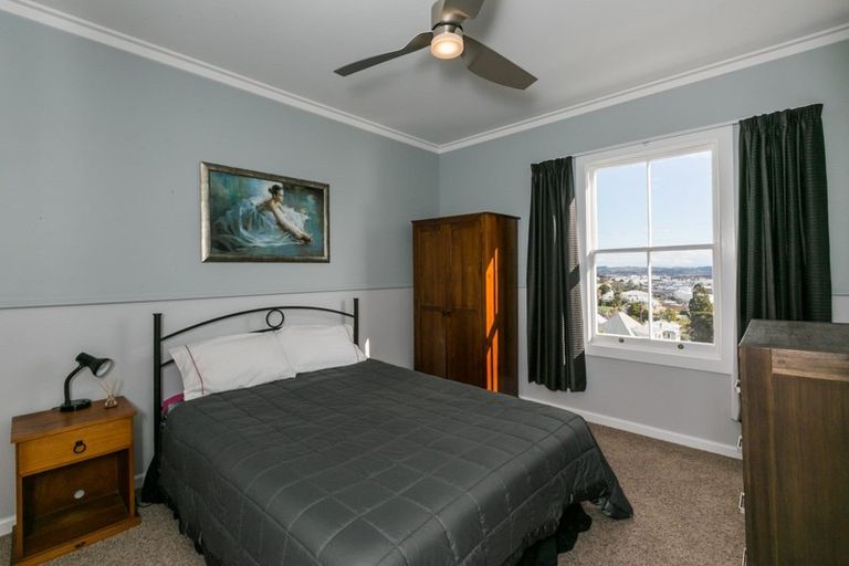 Photo of property in 24 Seapoint Road, Bluff Hill, Napier, 4110