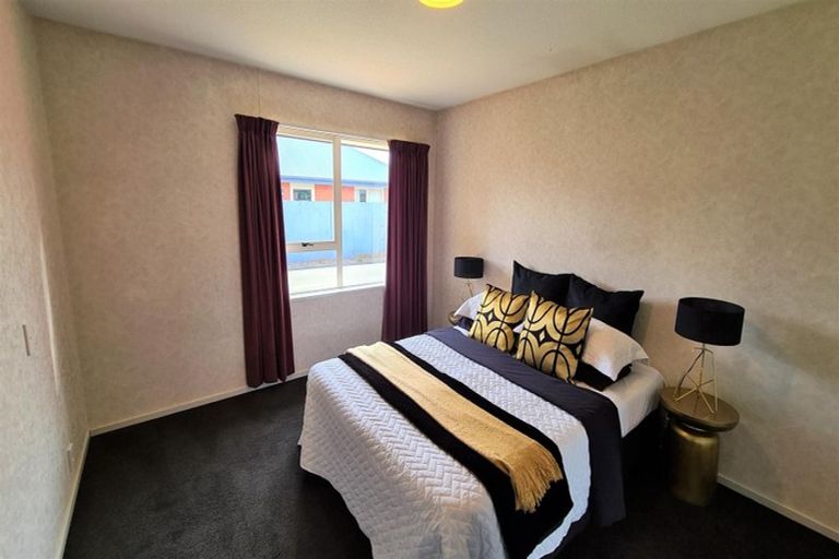 Photo of property in 3/52 Middlepark Road, Sockburn, Christchurch, 8042