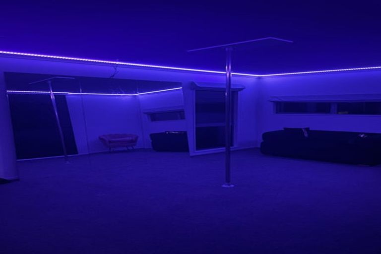 Photo of property in 129 Aviemore Drive, Highland Park, Auckland, 2010