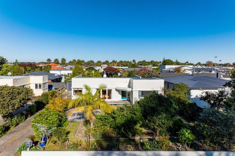 Photo of property in 16 Douglas Mclean Avenue, Marewa, Napier, 4110