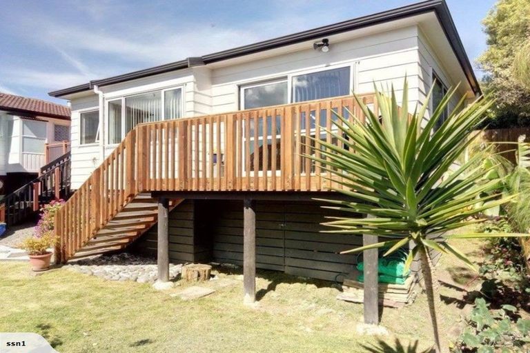 Photo of property in 297 Triangle Road, Massey, Auckland, 0614
