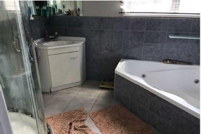 Photo of property in 18 Shetland Street, Glen Eden, Auckland, 0602