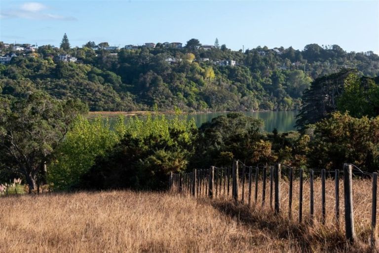 Photo of property in 202 Broomfields Road, Whitford, 2571