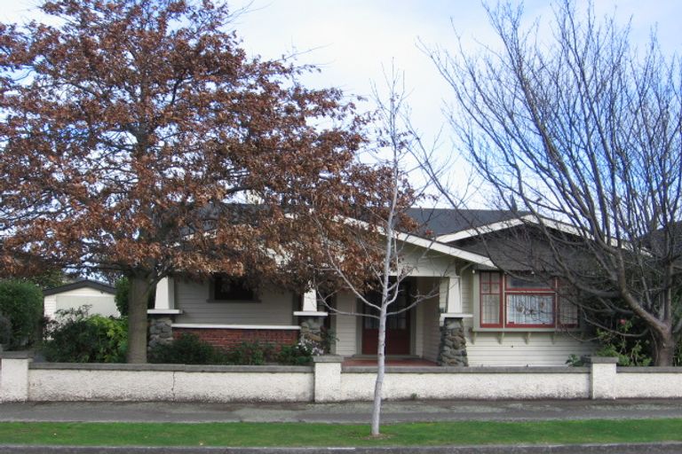 Photo of property in 11 Nikau Street, Takaro, Palmerston North, 4410