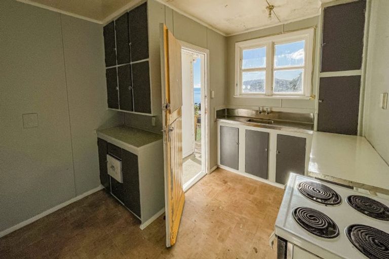 Photo of property in 33 Matatiro Street, Titahi Bay, Porirua, 5022