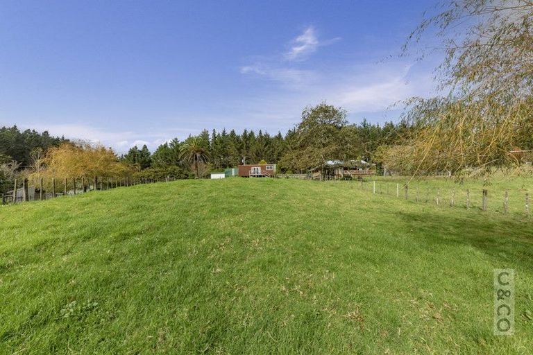 Photo of property in 293 Ararimu Valley Road, Helensville, Waimauku, 0882