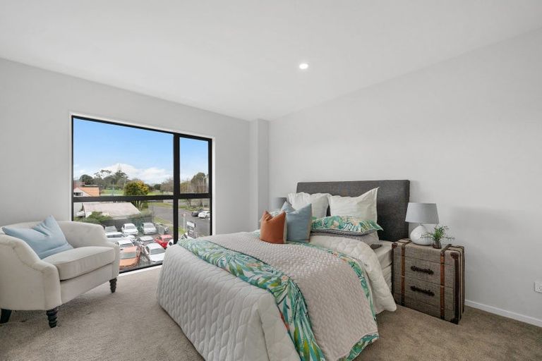 Photo of property in 2/1 Egremont Street, Belmont, Auckland, 0622