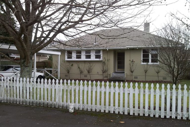 Photo of property in 23 Parata Street, Hokowhitu, Palmerston North, 4410