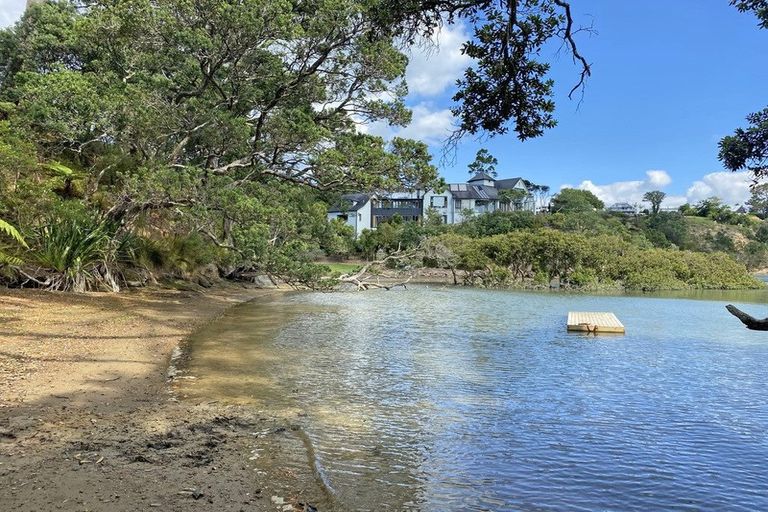 Property details for 15 Rahui Road, Greenhithe, Auckland, 0632