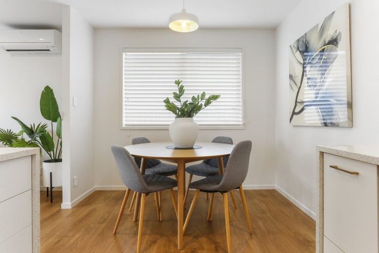 Photo of property in 8a Steen Place, Mangere Bridge, Auckland, 2022