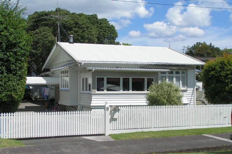 Photo of property in 9 Tennyson Street, Northcote Point, Auckland, 0627