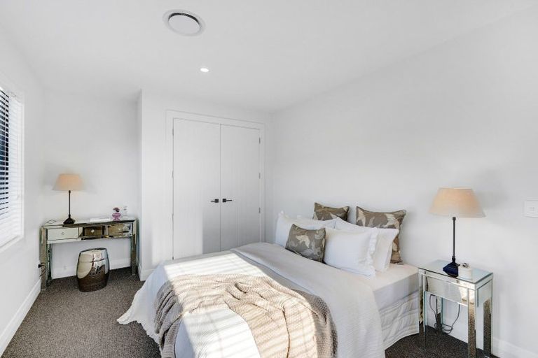 Photo of property in 16 Rich Rise, Havelock North, 4130