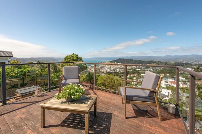 Photo of property in 33 Karepa Street, Brooklyn, Wellington, 6021