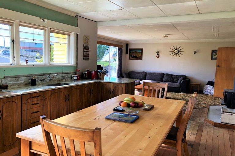 Photo of property in 6 Ross Street, Balclutha, 9230