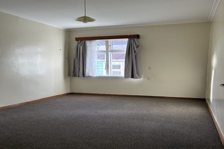 Photo of property in 34 The Parade, Island Bay, Wellington, 6023