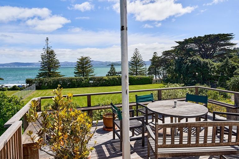 Photo of property in 5 Tui Road, Days Bay, Lower Hutt, 5013