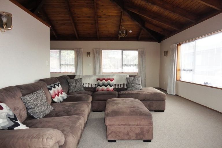 Photo of property in 34b Mark Edward Drive, Half Moon Bay, Auckland, 2012