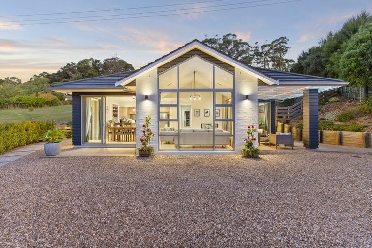 Photo of property in 5b Hobbs Road, Matakatia, Whangaparaoa, 0930