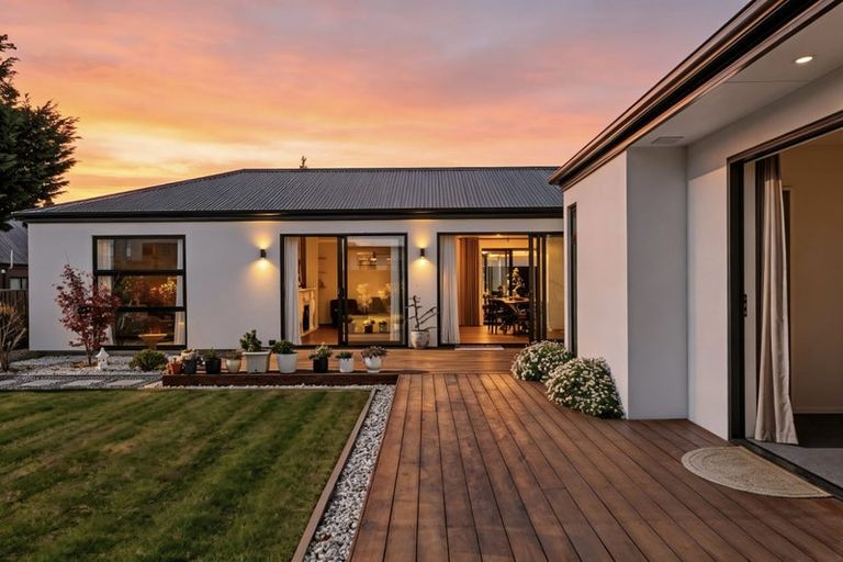 Photo of property in 27 Irvines Track, Halswell, Christchurch, 8025
