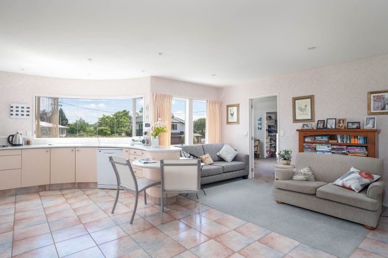 Photo of property in 25 Hawai Street, Two Mile Bay, Taupo, 3330
