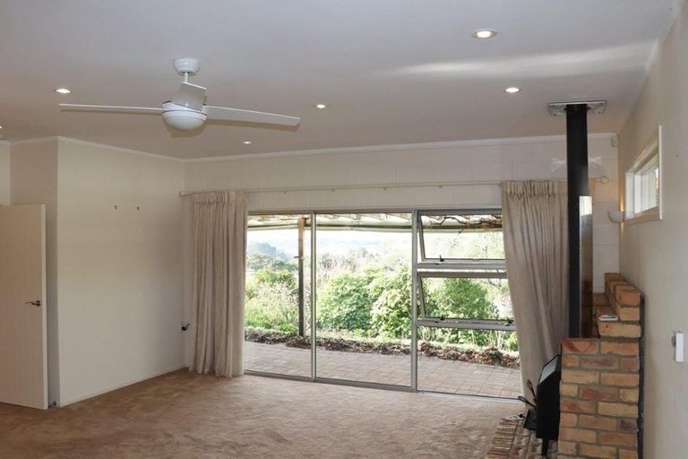 Photo of property in 547 Glenfield Road, Glenfield, Auckland, 0629