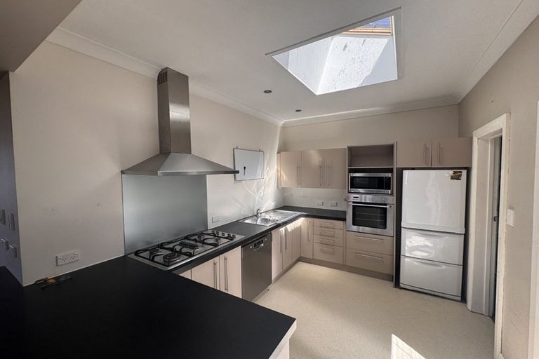 Photo of property in 24 Highbury Crescent, Highbury, Wellington, 6012