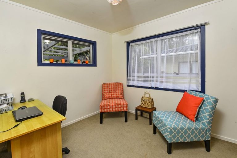 Photo of property in 15 Glencourt Place, Glenfield, Auckland, 0629