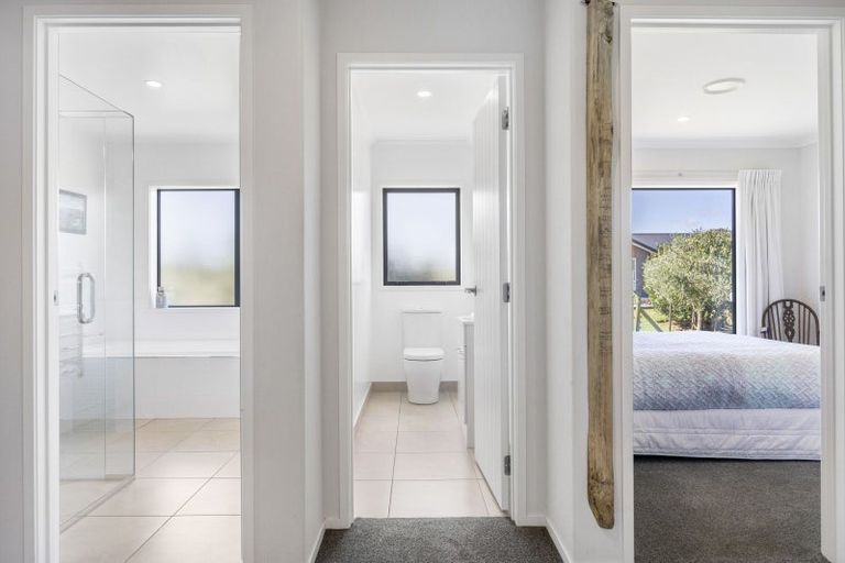 Photo of property in 12 Church View Road, Waiau Pa, Pukekohe, 2679