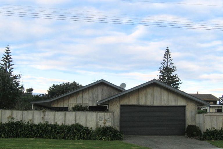 Photo of property in 58a Moana Street, Otaki Beach, Otaki, 5512