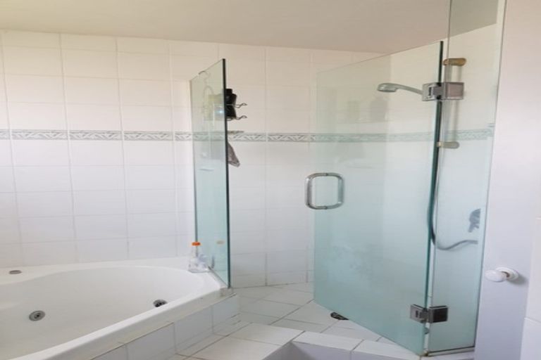 Photo of property in 8/241 Hurstmere Road, Takapuna, Auckland, 0622