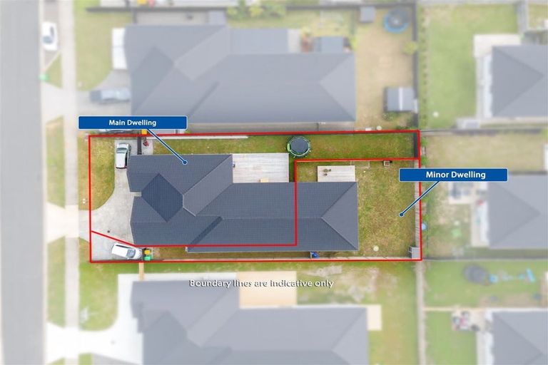 Photo of property in 13 Walter Ruddock Avenue, Kumeu, 0810