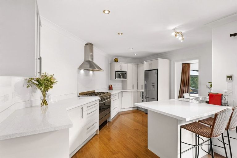 Photo of property in 16 Kunzea Place, Greenhithe, Auckland, 0632