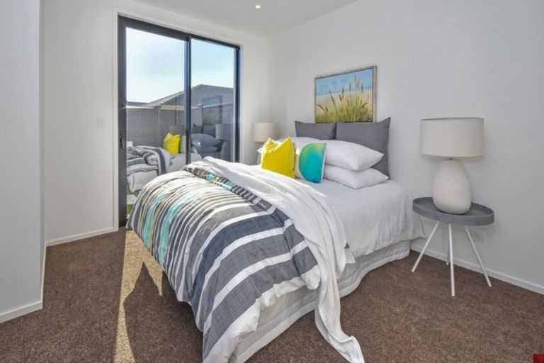 Photo of property in 26 Tapuwae Way, Mangere Bridge, Auckland, 2022