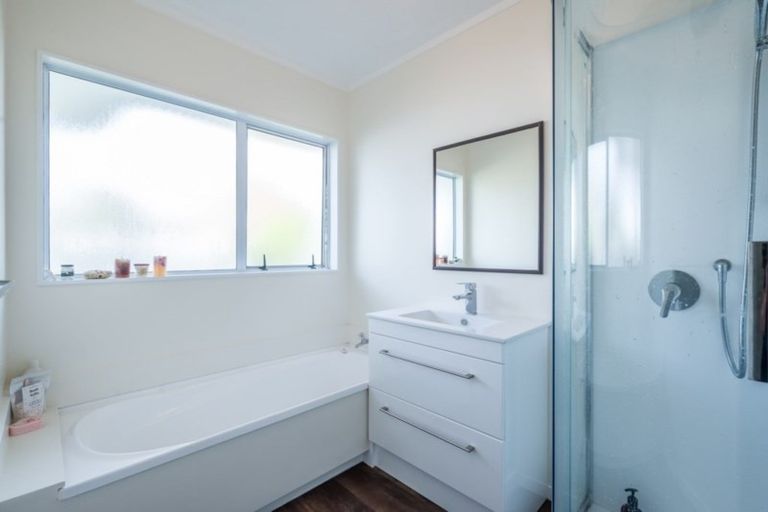 Photo of property in 8 Beachwater Grove, Paraparaumu Beach, Paraparaumu, 5032