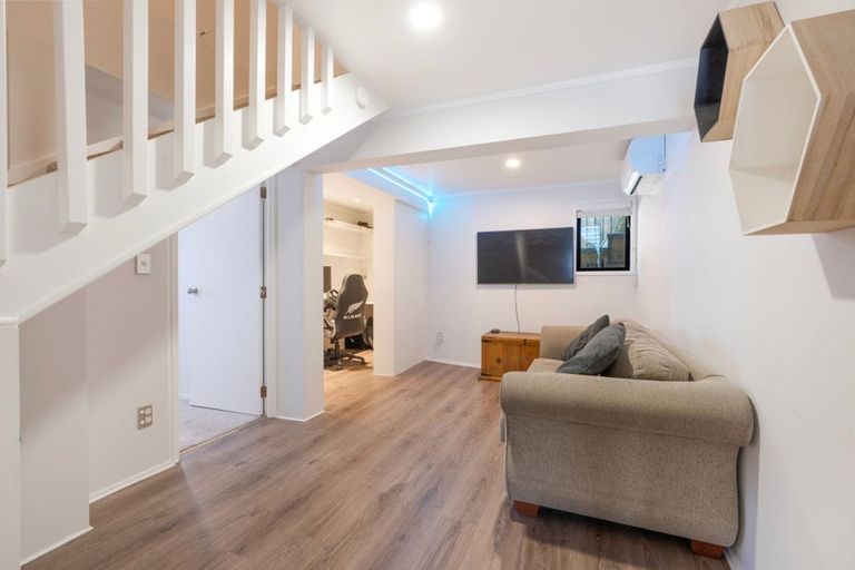 Photo of property in 113 Vipond Road, Stanmore Bay, Whangaparaoa, 0932