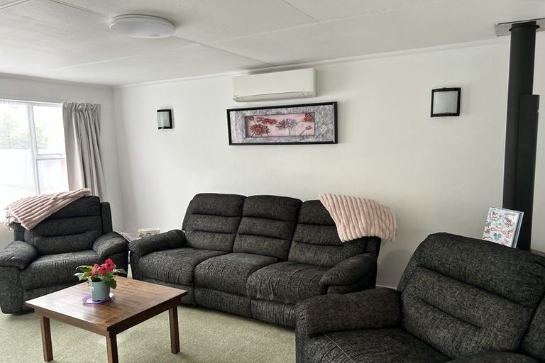 Photo of property in 41 Kimberley Grove, Westbrook, Palmerston North, 4412